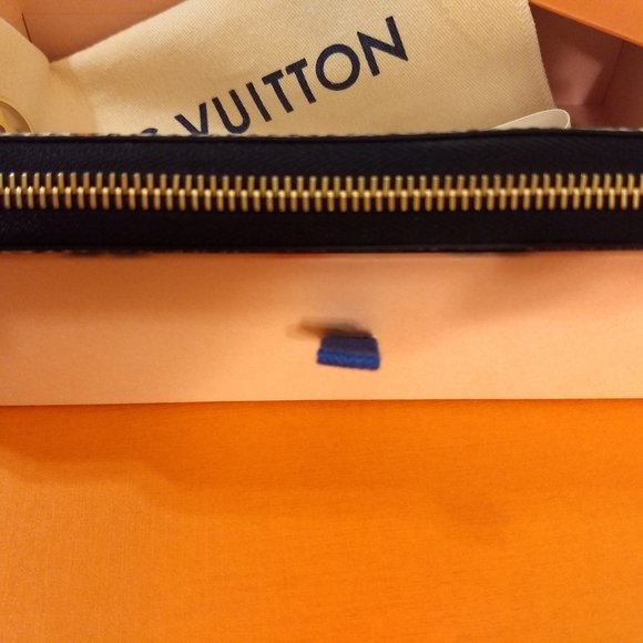 LOUIS VUITTON M57491 GAME ON ZIPPY WALLET IN WHITE -- brand new - Picture 8 of 9